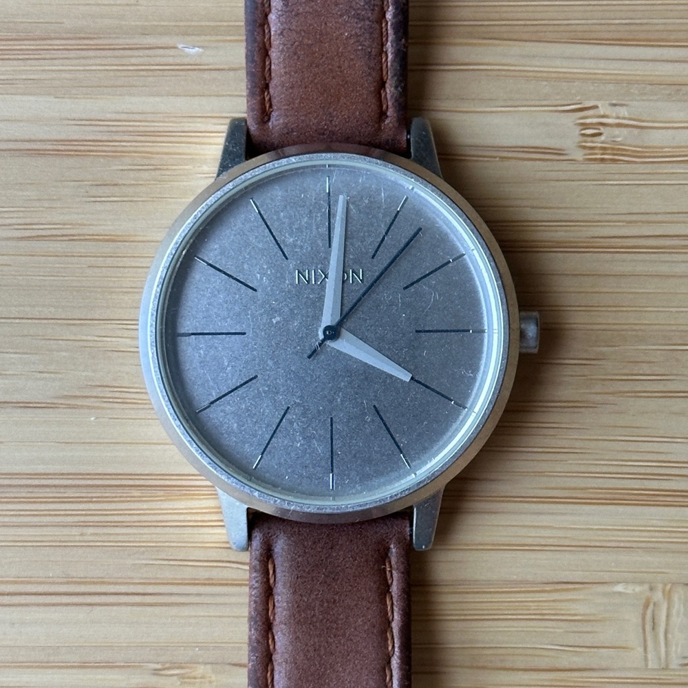 NIXON - “The Kensington” Watch 🤎🩶✨